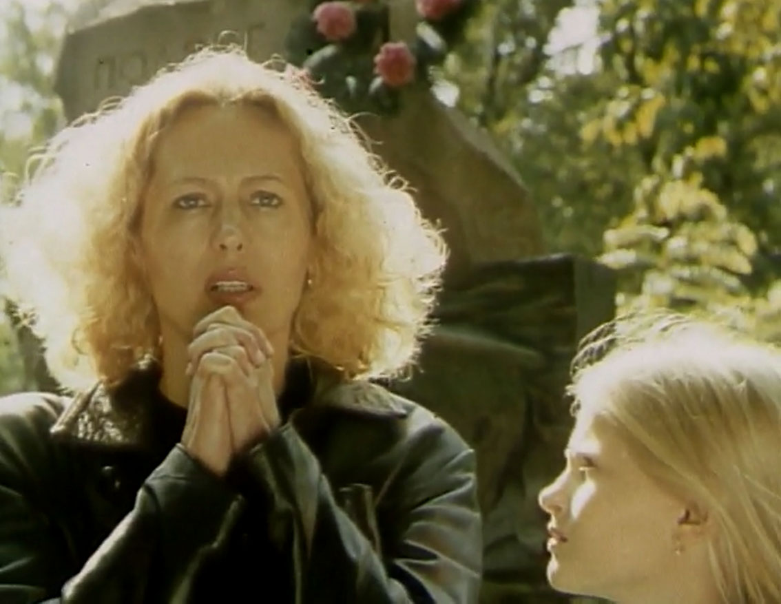 Bir kuni dachada ona va ogil jinsiy aloqa