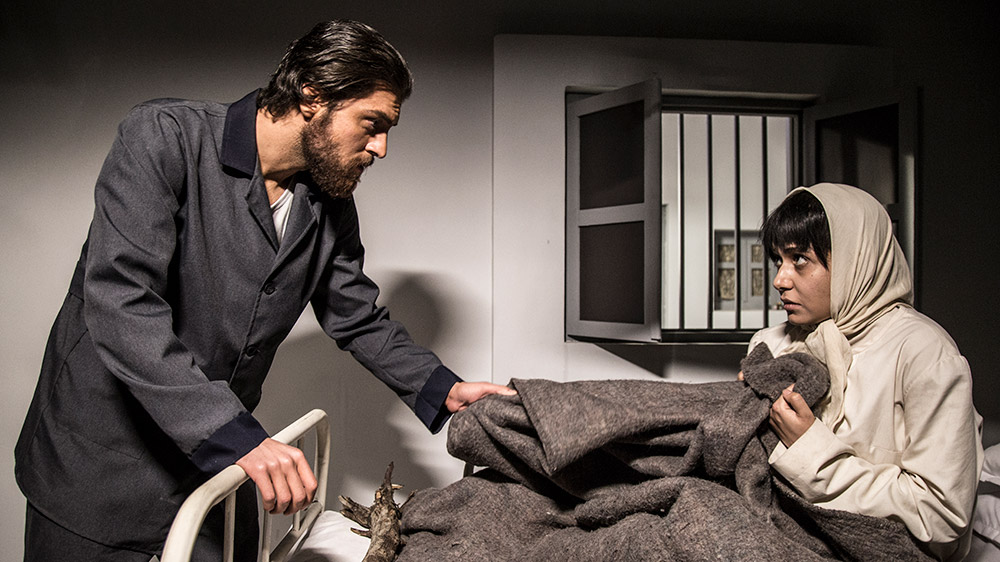 Porno etuk zorlangan