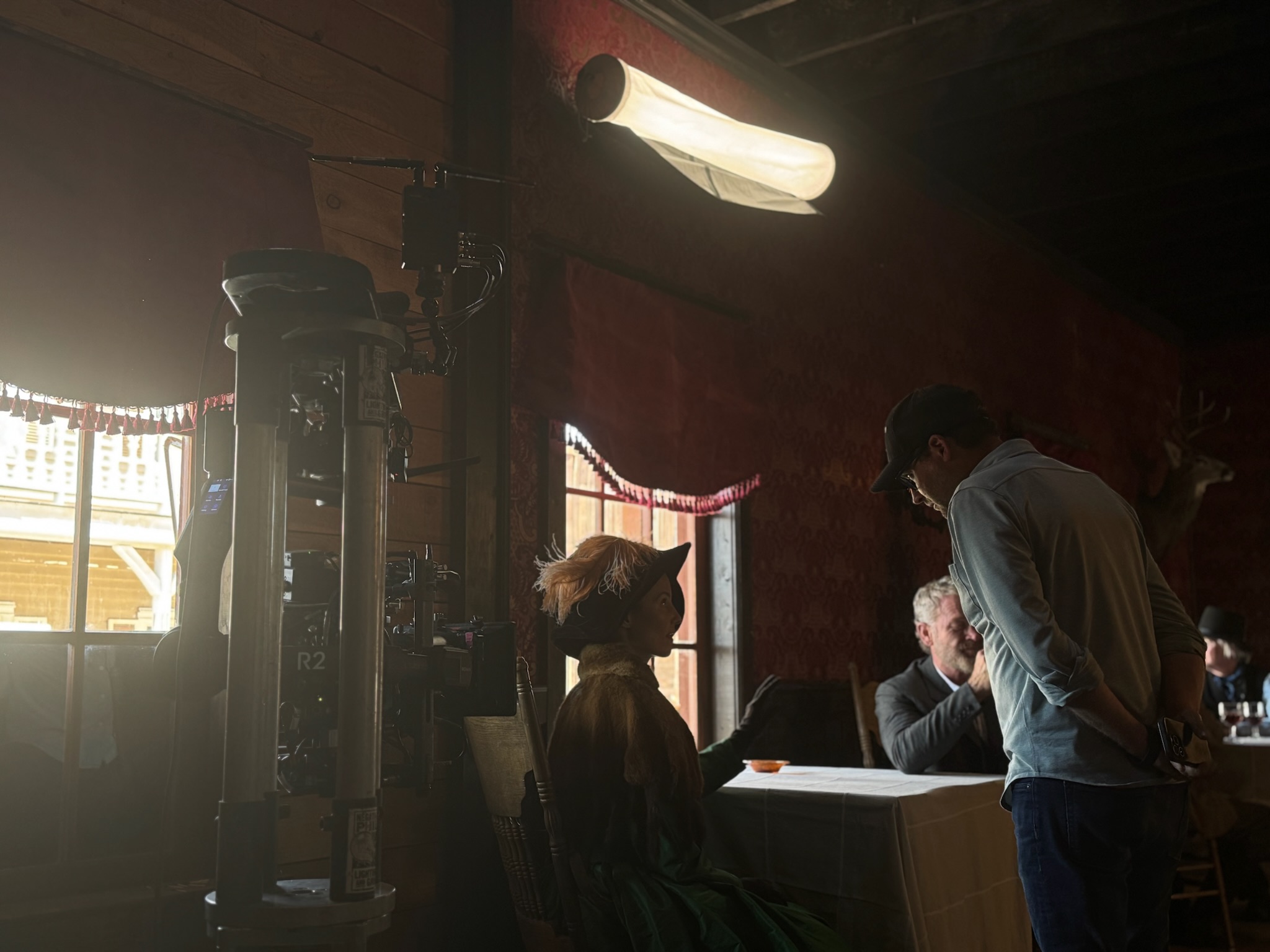 Qizlar ozlarining qinlariga kiradilar