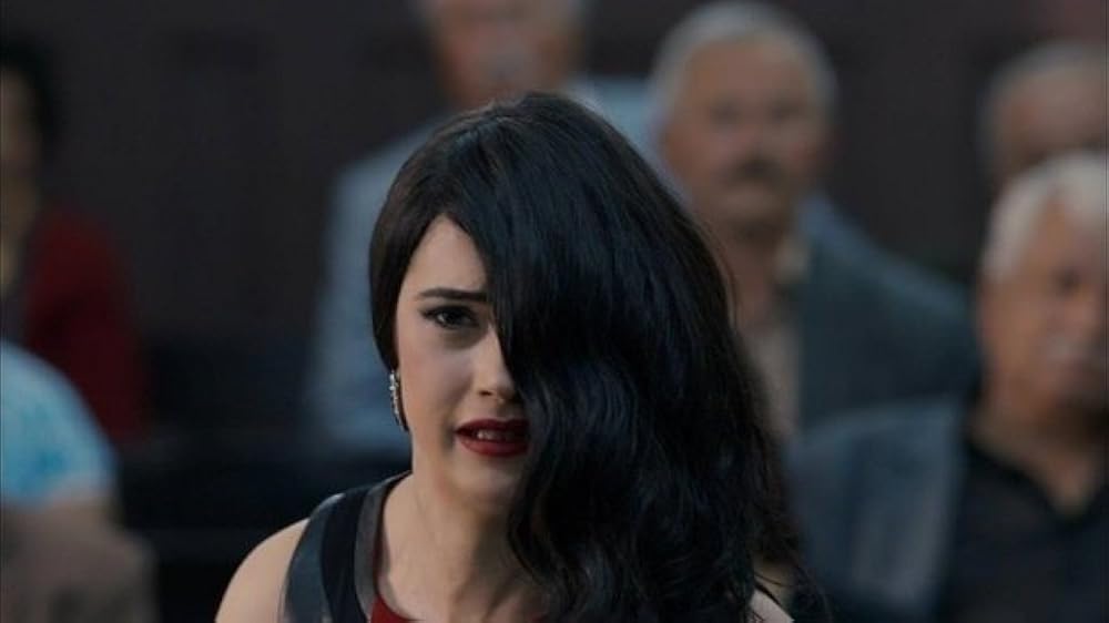 U etagini kotardi va eshakda menga berdi. U etagini kotardi va eshakda menga berdi.