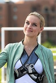 Primary photo for Fae-de to Black