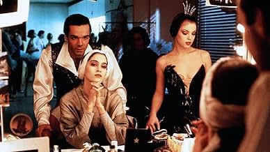 पोस्टर देखें