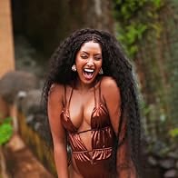 Primary photo for Olay Noel: Flowers