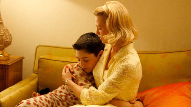 Бейне блогтарды мастурбациялайтын жігіттер Мәскеудегі жалаңаш клуб кештері