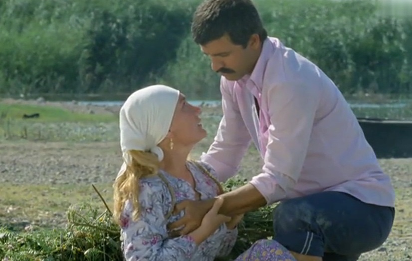 Juda ehtirosli, chiroyli va nozik jinsiy aloqa Porno xizmatkor va usta tomosha qiling