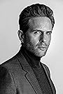 Glenn Howerton's primary photo Glenn Howerton's primary photo