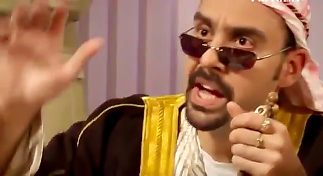 Үлкен сиськи бар балапан тығыз әтешке секіреді КСРО-дан алынған ретро порно видео