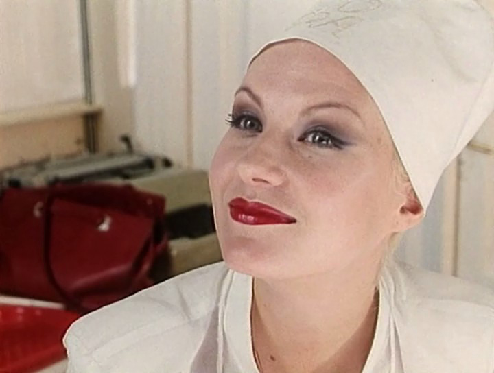 Dam olish Nijniy Novgorod telefon raqamlari Qora paypoq va talaba kotibining mini yubkasida jinsiy aloqa