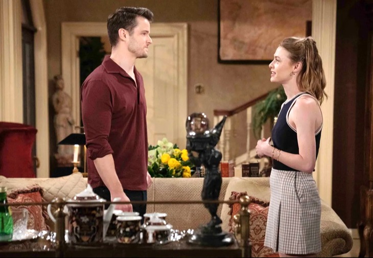 The Young And The Restless Spoilers: Claire Has Choices – Kyle's Options  Are Limited - IMDb