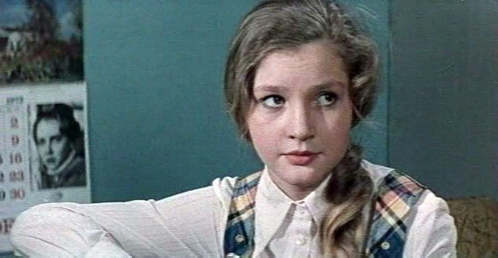 Marina Alievaning yalangoch fotosurati