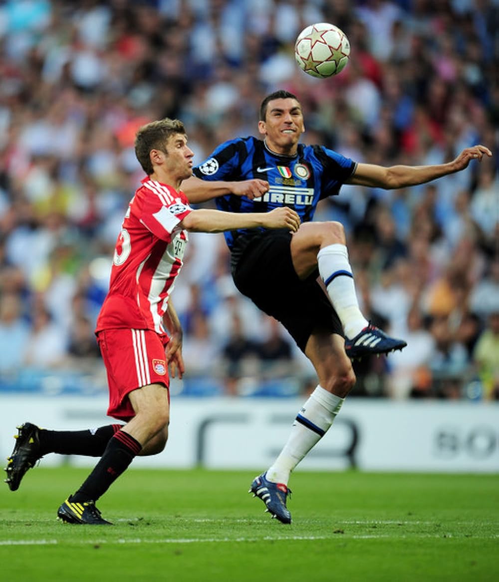 MV5BZGZiYzcwNzMtZmY2ZS00Y2ZiLT