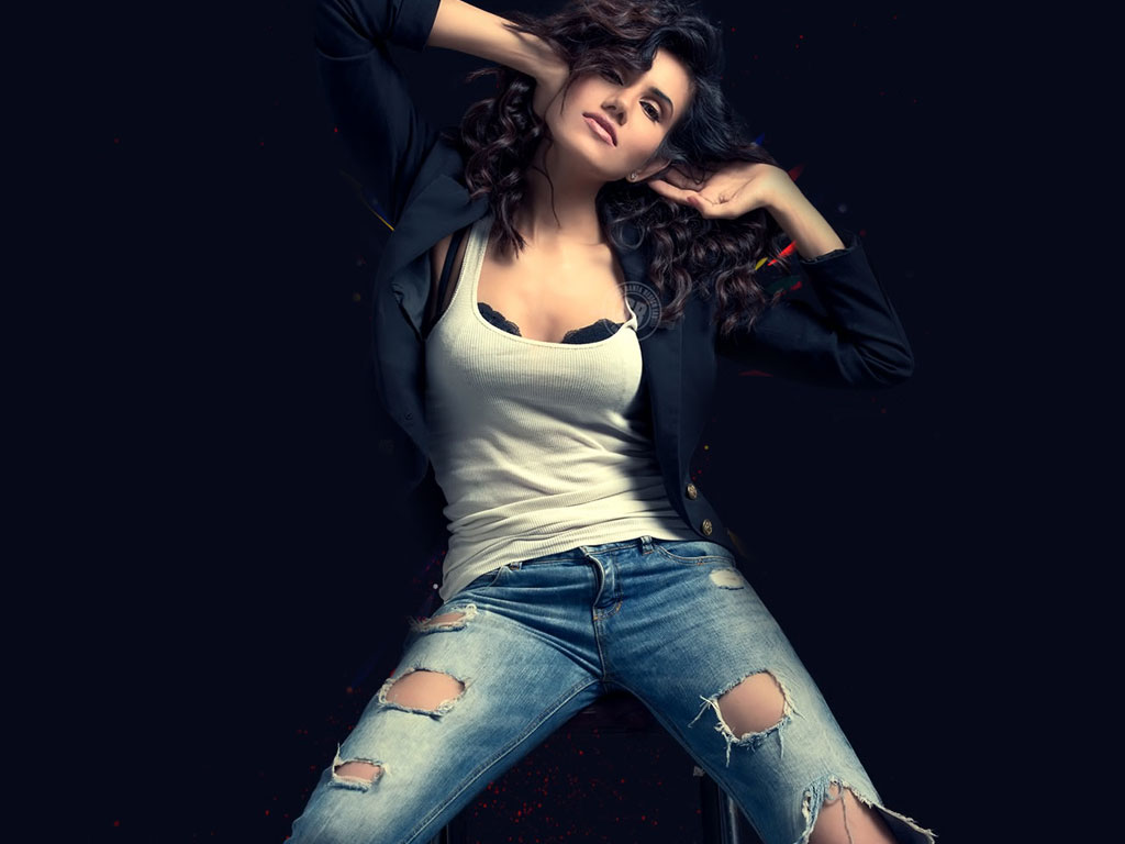 sonali sygell hot and stylish look