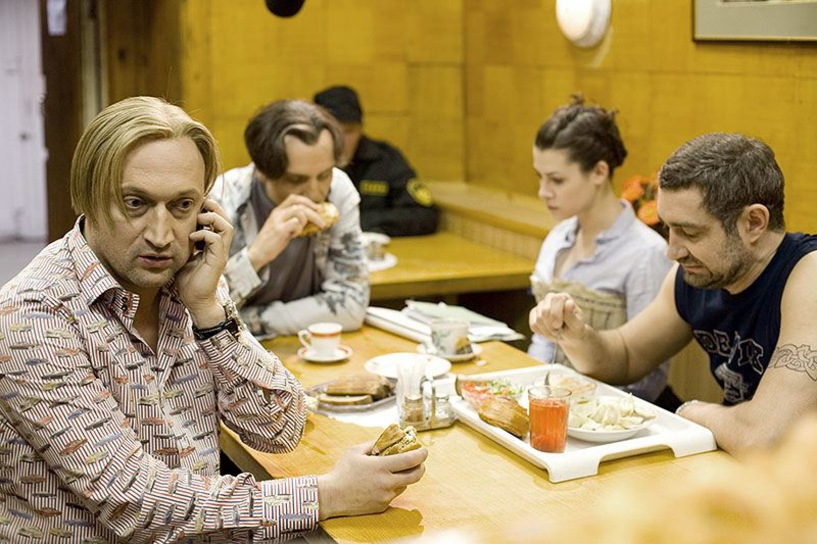 Ajoyib sargish kelinlari eshakda sikilgan video Avval prezervativsiz, keyin esa