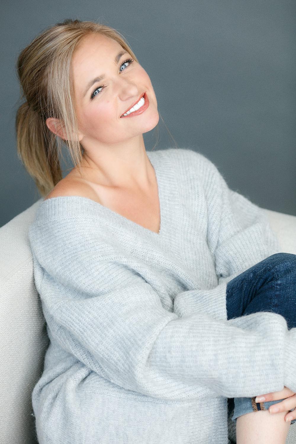 Katta ayollar bilan porno video Anjelina Dobrorodnova bilan porno