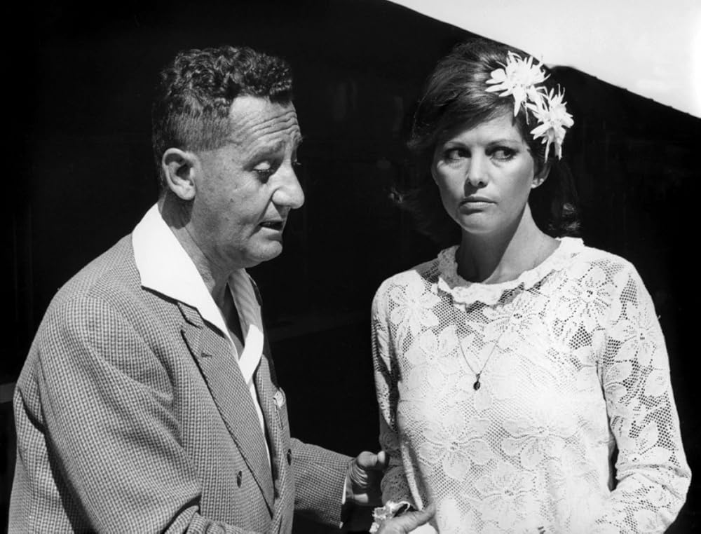 Porno birodarlar: yugurishdan keyin dushda jinsiy aloqa Seks multfilm Prostokvashino