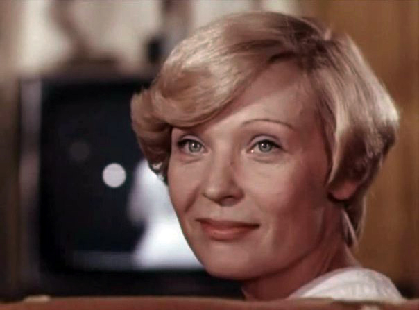 Yalangoch yosh lezbiyen qizlar opish video Talabani hojatxonada sikishdi