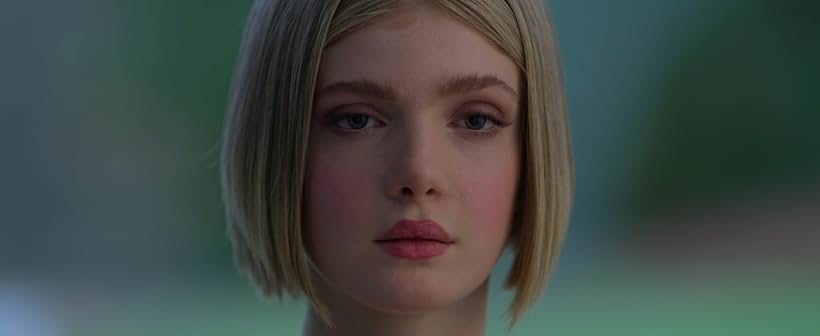 Elena Kampouris in Wifelike (2022)