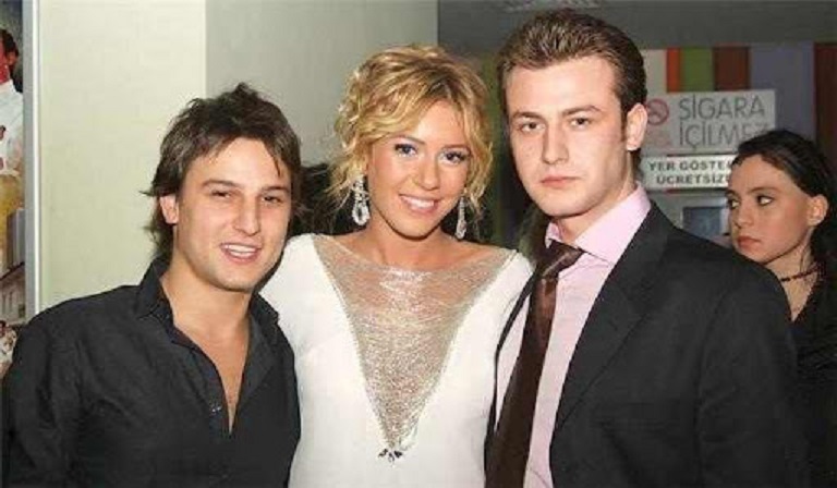 Er-xotin uchlik uchun erkak qidirmoqda.