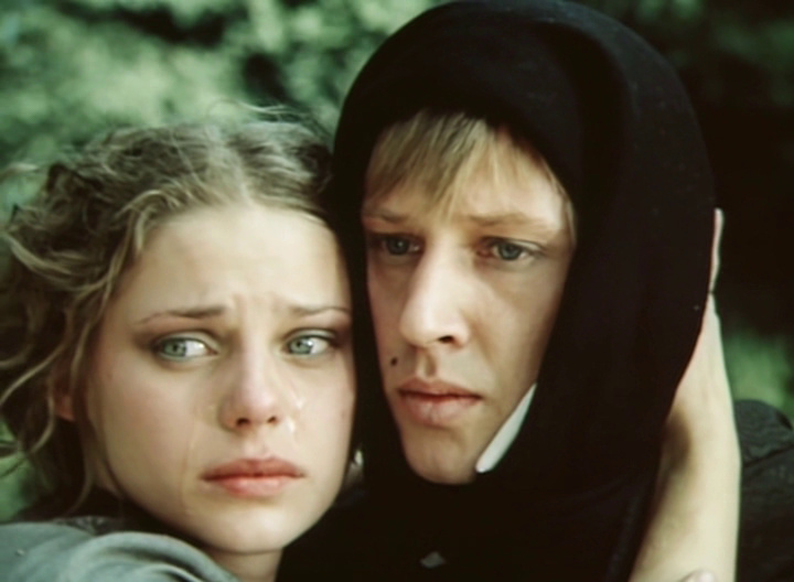 Fransuz porno aktyori 50 yoshdan oshgan ayollarning mushuklari