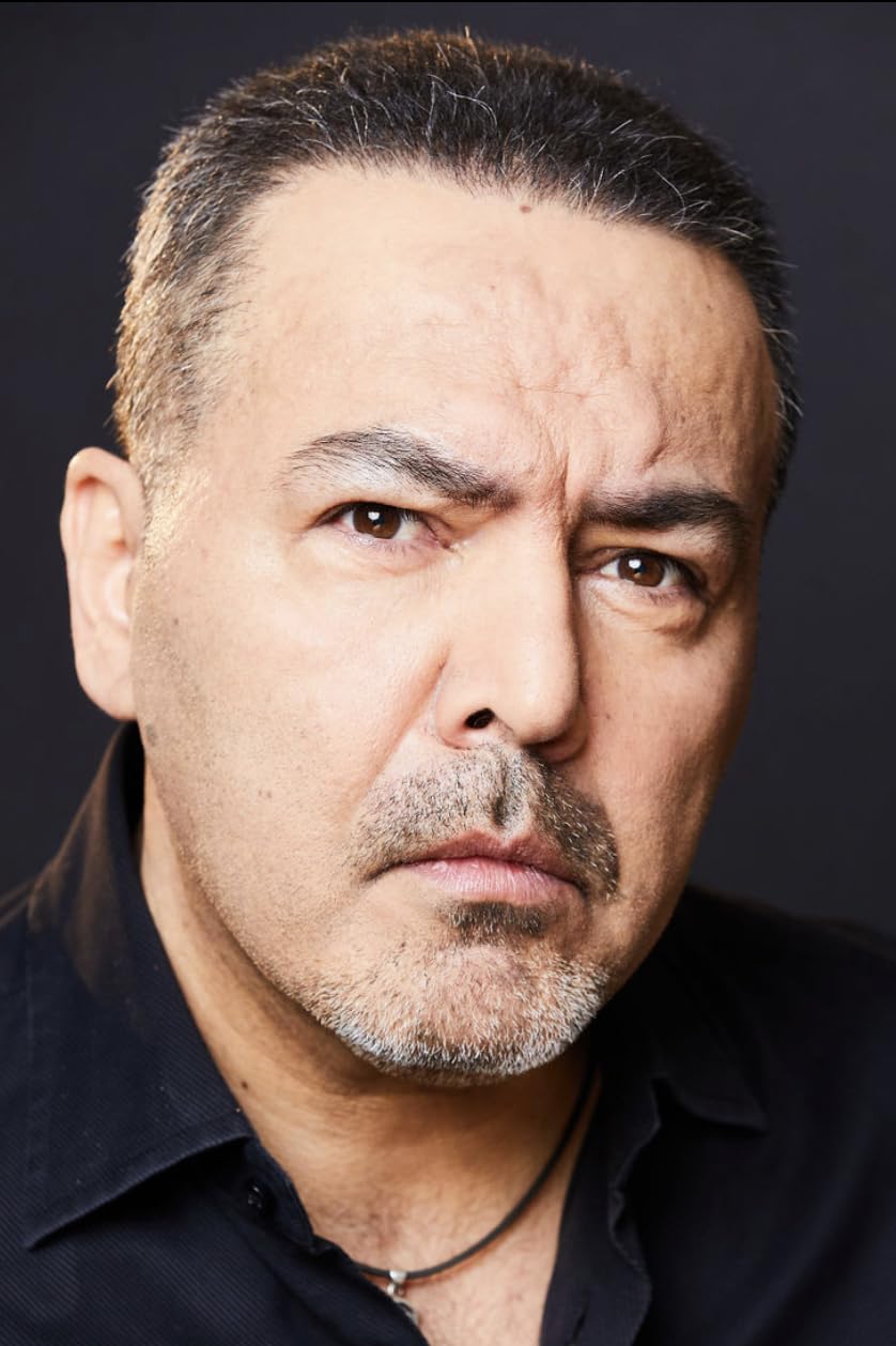 Svingerlarning shoularini onlayn tomosha qiling