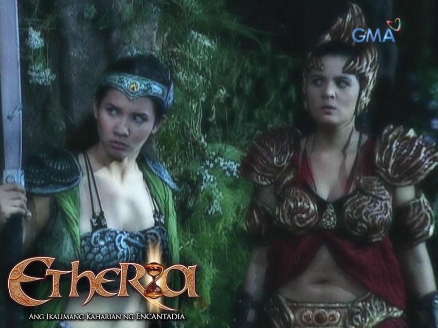 Katta sikli suratda mushuk