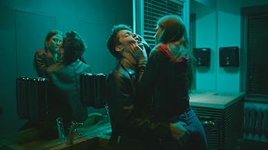 Spermatozoidlar mushukdan oqib chiqdi va ogzimga tomizildi Yalangoch sovet qoshiqchilarining fotosuratlari