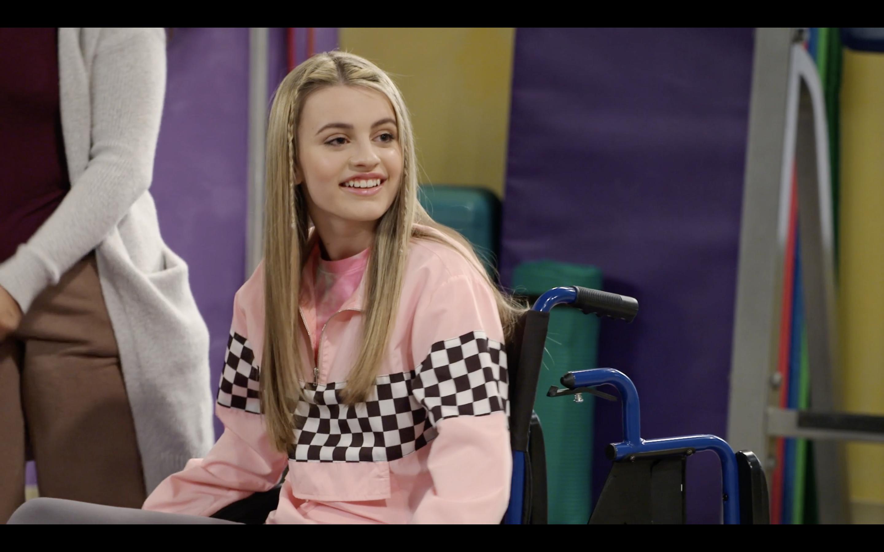 Porno Yasemin kosplay Mast ota qizini yiglaguncha sikadi (video)