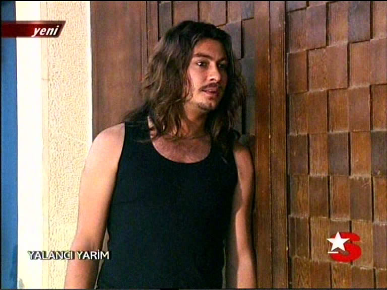 Qiz Voljskiyda jinsiy aloqa uchun sherik qidirmoqda.