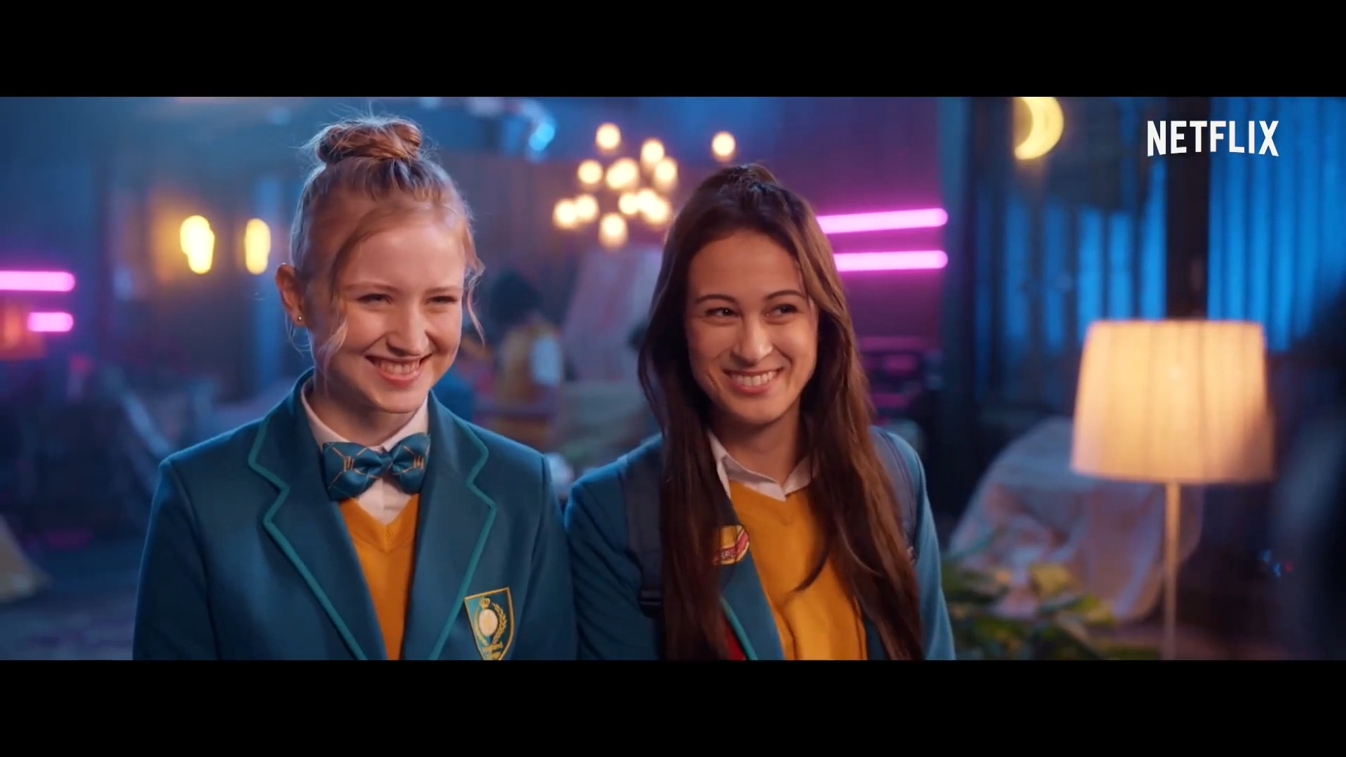 Porno bir qiz ustida gozal qizlar Erlari oldida xotinlar bilan porno