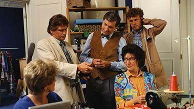 पोस्टर देखें