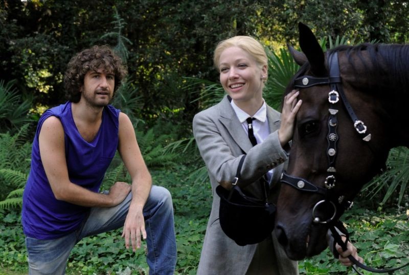 MV5BZWNkZTQxZmYtZDYyMS00ZDFhLTg4N2YtNWFl