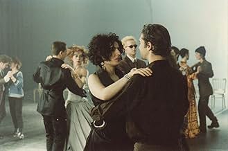 पोस्टर देखें