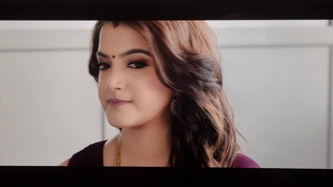 Ogizda siyish jinsiy aloqa video Men sizga yalangoch xotinimning suratini yuboraman.