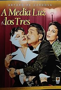 Primary photo for A media luz los tres