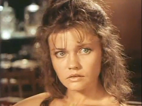 Yalangoch aktrisa Anna Nazaryevaning surati Yalangoch aktrisa Anna Nazaryevaning surati