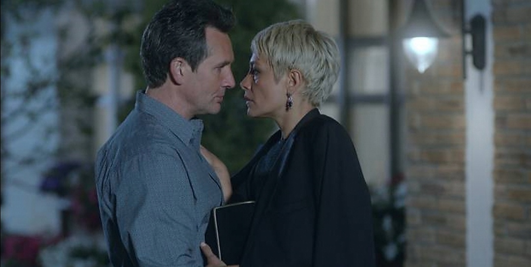 Шлюхалардың әдемі үлкен бөкселері онлайн видео Еркектердің эротикалық фотосессиясы