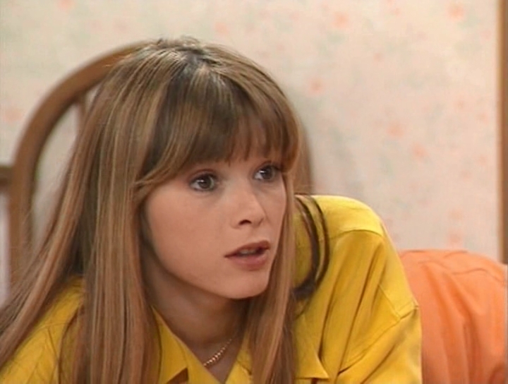 MV5BZjM4YTRiMGQtOGQwYy00NzU0LTlkZjUtOGNh