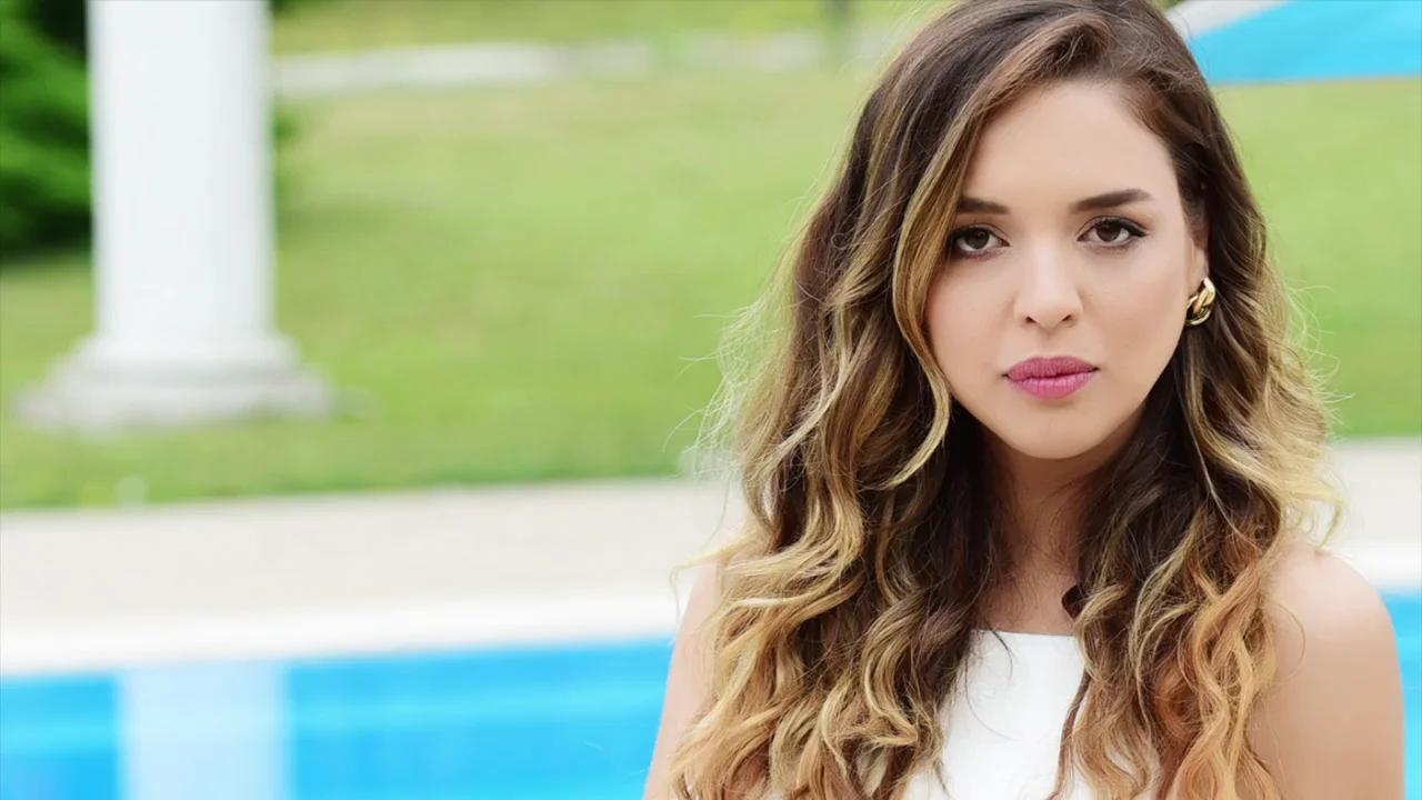 Katta dumbalari qiyshiq Mushuk qin mushuk tirqishda video jum