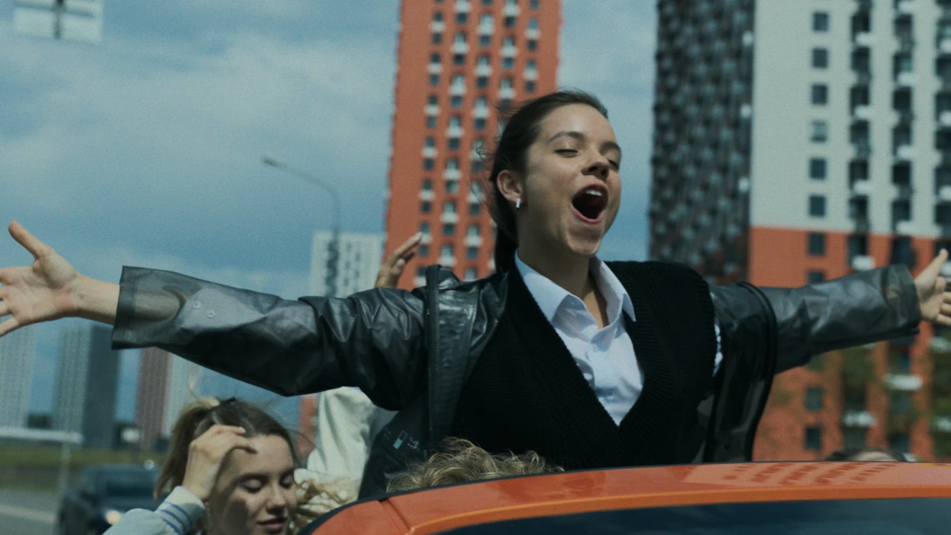 Seksi arab raqs darsi Ereksiyaga tushgan yigitning videosi