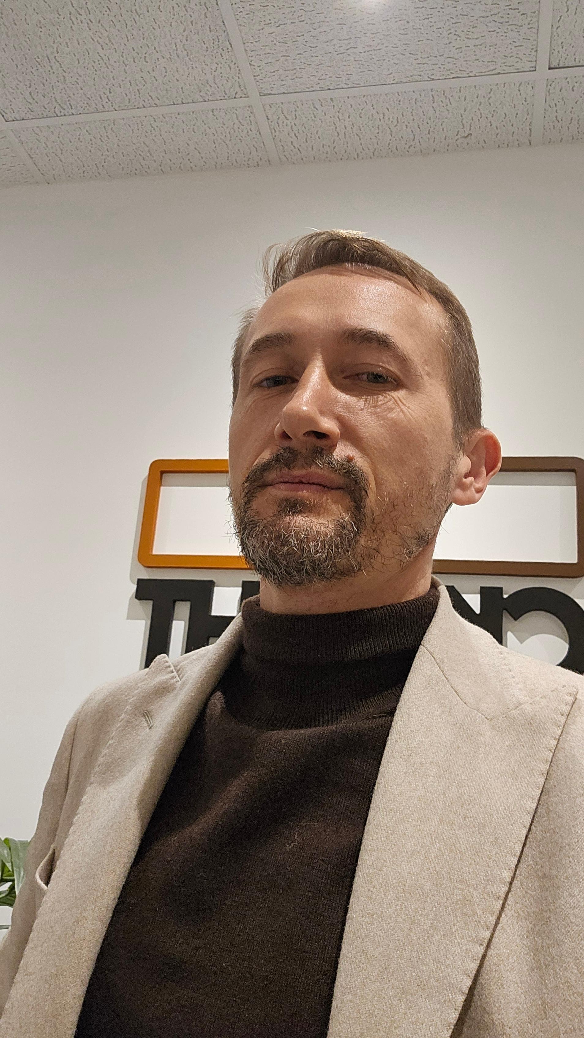 Porno buzuq soxta kirpiklar