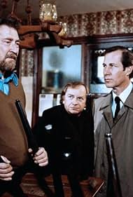 Yalangoch holda chiroyli ichki kiyimda