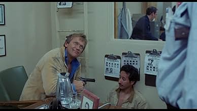 पोस्टर देखें