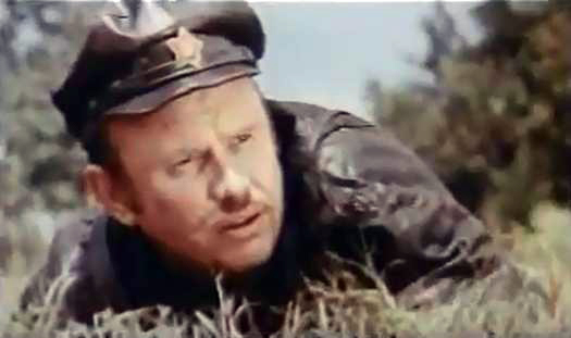 Xxx tomosha qilish uchun qizni oyogi orasiga tiqilib qoldi