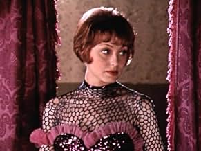 Onam uxlab yotganda, ogziga tik qoyadi Efirda porno