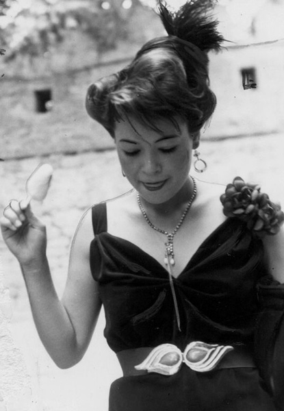 Rayli Stil anal porno U analingusni yaxshi koradi