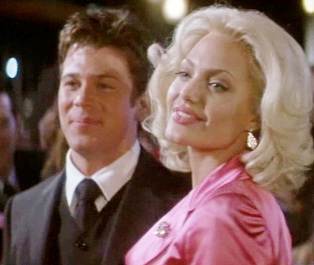 Yetuk anal jinsiy aloqa pornosini katta planda HD sifatli tomosha qiling