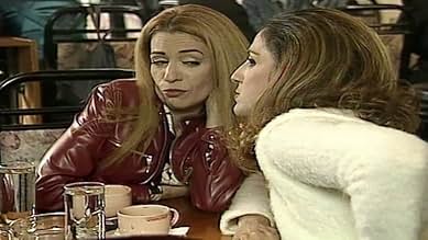 Ereksiya bilan yalangoch yigitlar Erkak yalangoch kokraklarini siqib qoyganda, etuk ayol sikni silkitadi. Porno