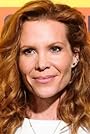 Robyn Lively's primary photo Robyn Lively's primary photo