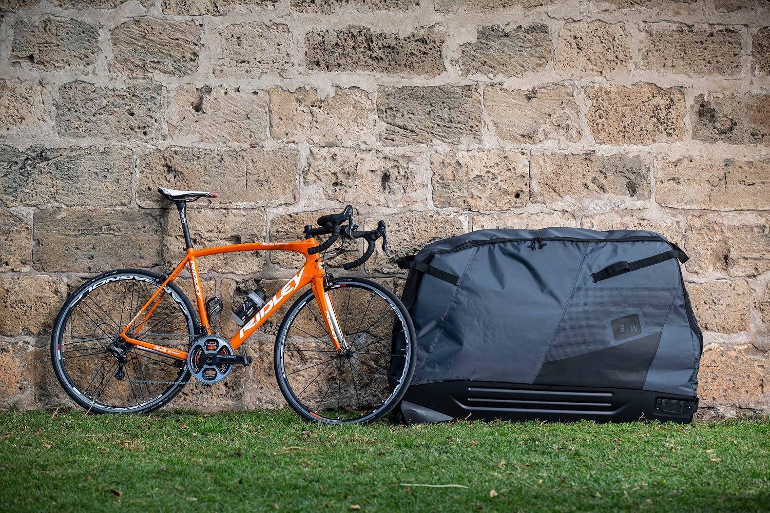 未使用品　B&W bike box 輪行バッグ　ロードバイク用 CANYON 未使用品 B&W bike box 輪行バッグ ロードバイク用 CANYON