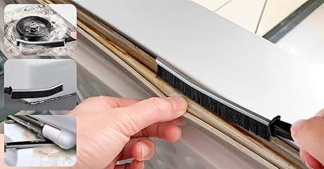 Imagen compuesta que muestra la limpieza de las vías de las ventanas. Imagen principal: Inserción manual de un pincel en el rieles de la ventana. Inserciones: primer plano de la rejilla de la ventana sucia, la pista limpia y la herramienta de limpieza